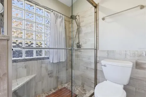 716 Woodmont Drive Tarpon Springs FL 34689