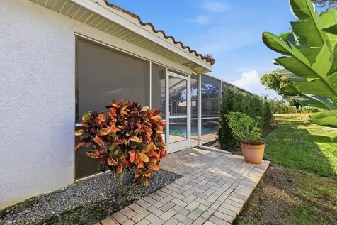 716 Woodmont Drive Tarpon Springs FL 34689