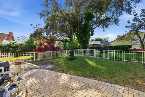 716 Woodmont Drive Tarpon Springs FL 34689