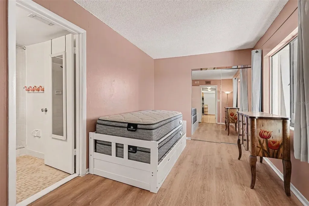 303 Tarpon Point Tarpon Springs FL 34689