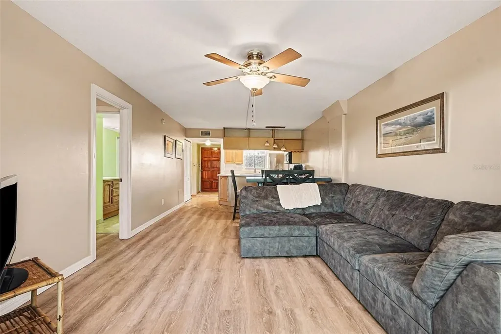 303 Tarpon Point Tarpon Springs FL 34689