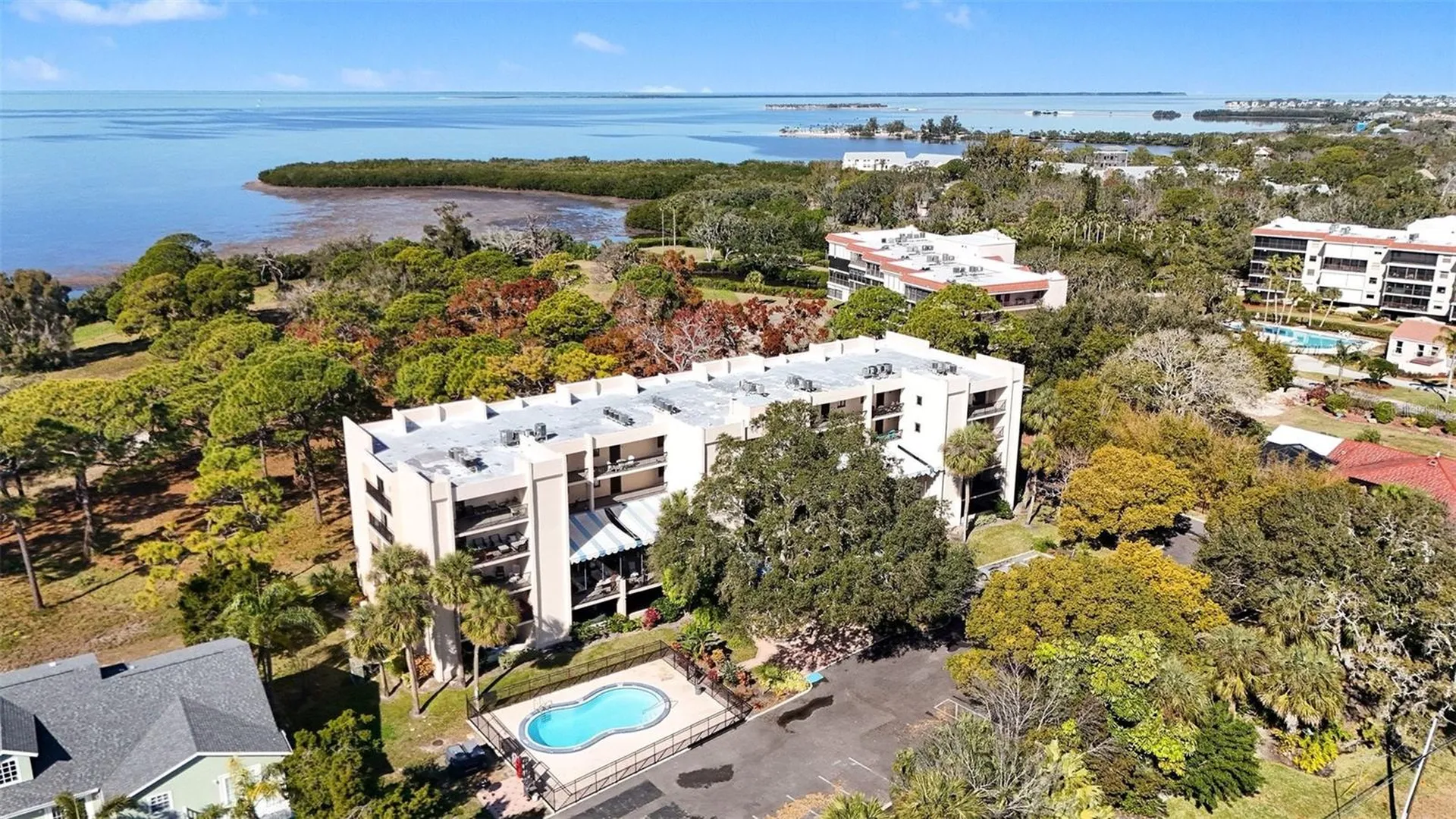 303 Tarpon Point Tarpon Springs FL 34689