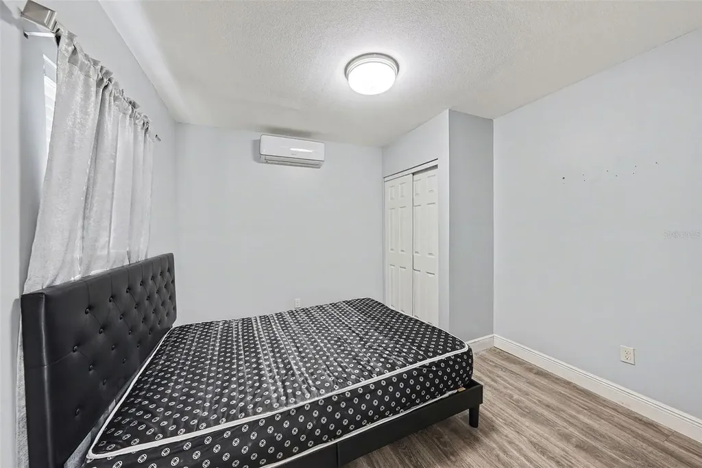 2910 W Burke Street Tampa FL 33614
