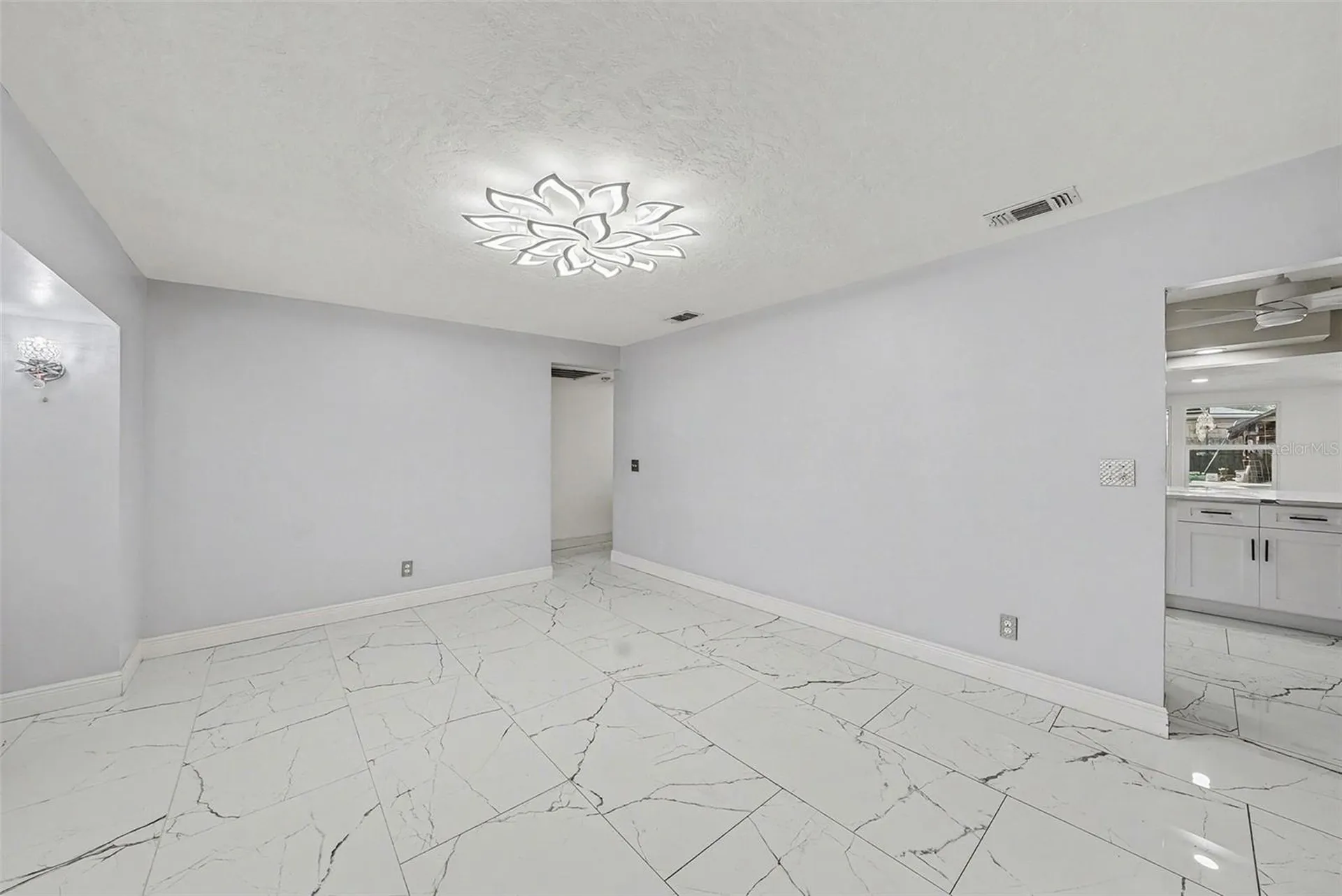 2910 W Burke Street Tampa FL 33614