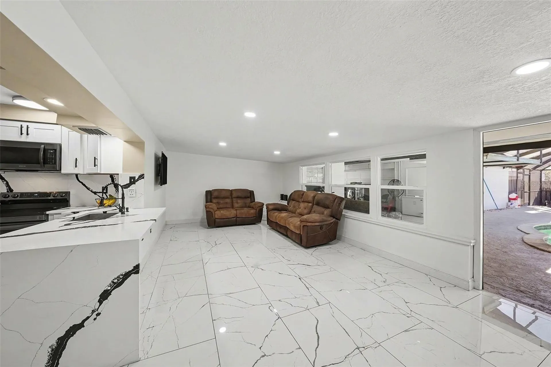 2910 W Burke Street Tampa FL 33614