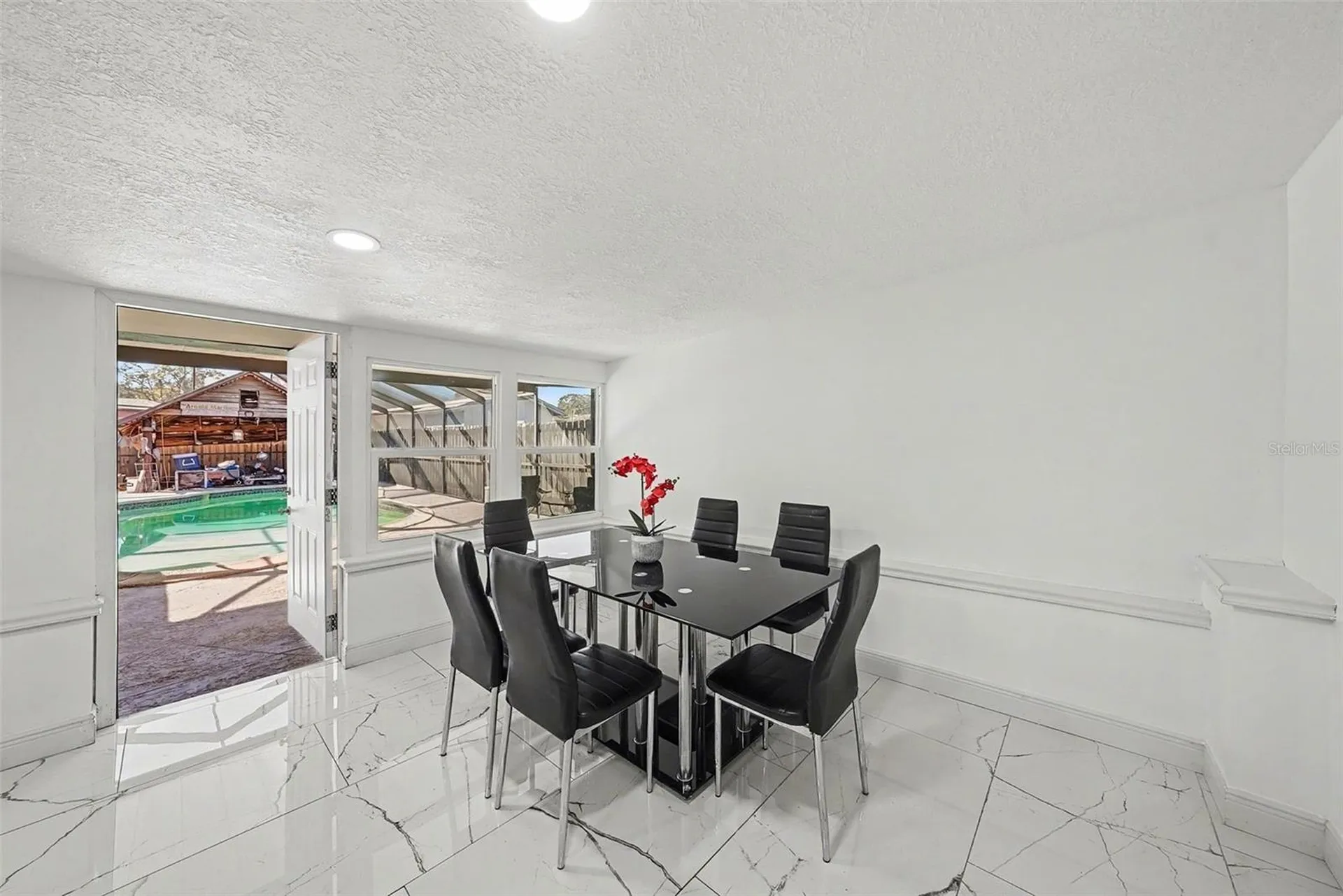 2910 W Burke Street Tampa FL 33614