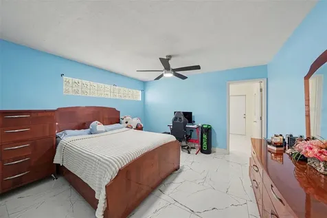 2910 W Burke Street Tampa FL 33614