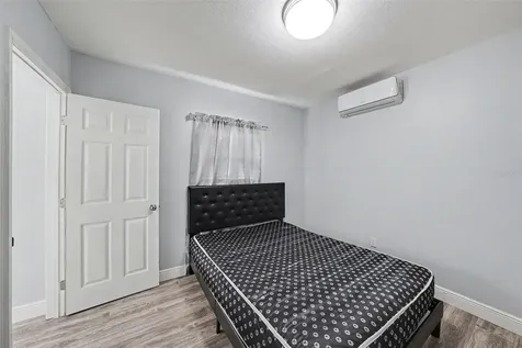 2910 W Burke Street Tampa FL 33614