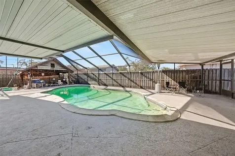 2910 W Burke Street Tampa FL 33614