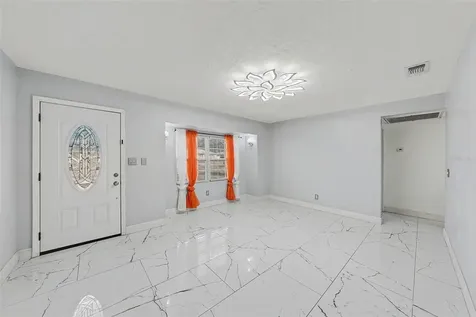 2910 W Burke Street Tampa FL 33614