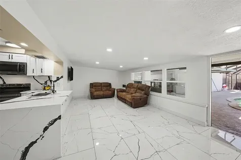 2910 W Burke Street Tampa FL 33614