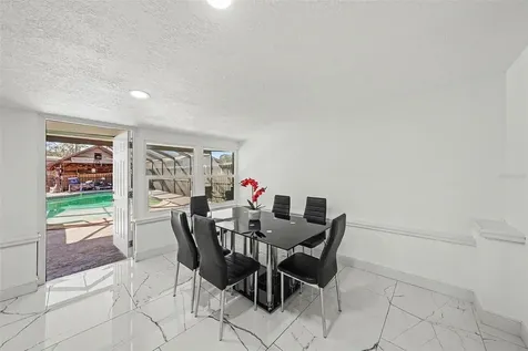 2910 W Burke Street Tampa FL 33614
