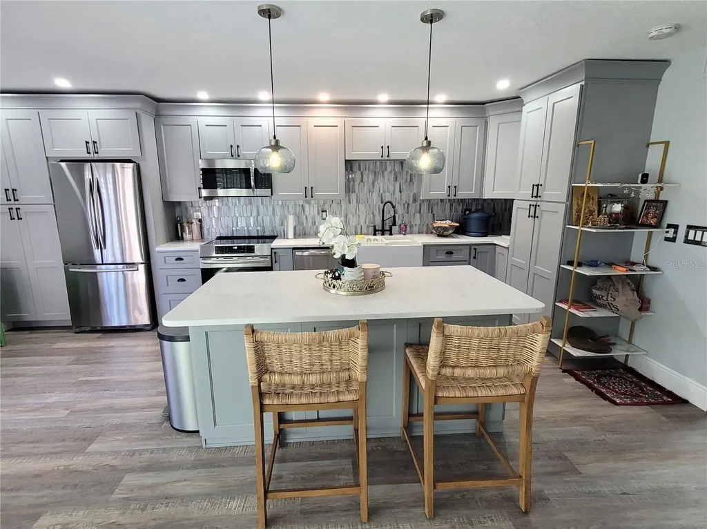 1005 S Bayshore Boulevard Safety Harbor FL 34695