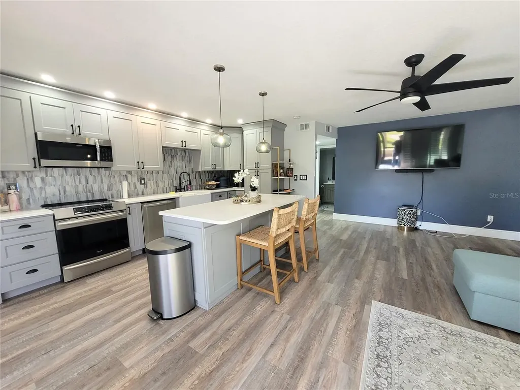 1005 S Bayshore Boulevard Safety Harbor FL 34695