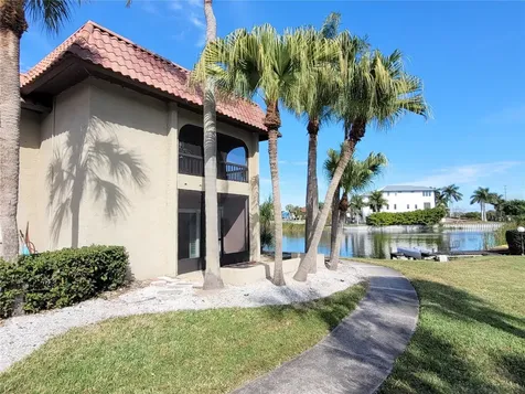 1005 S Bayshore Boulevard Safety Harbor FL 34695