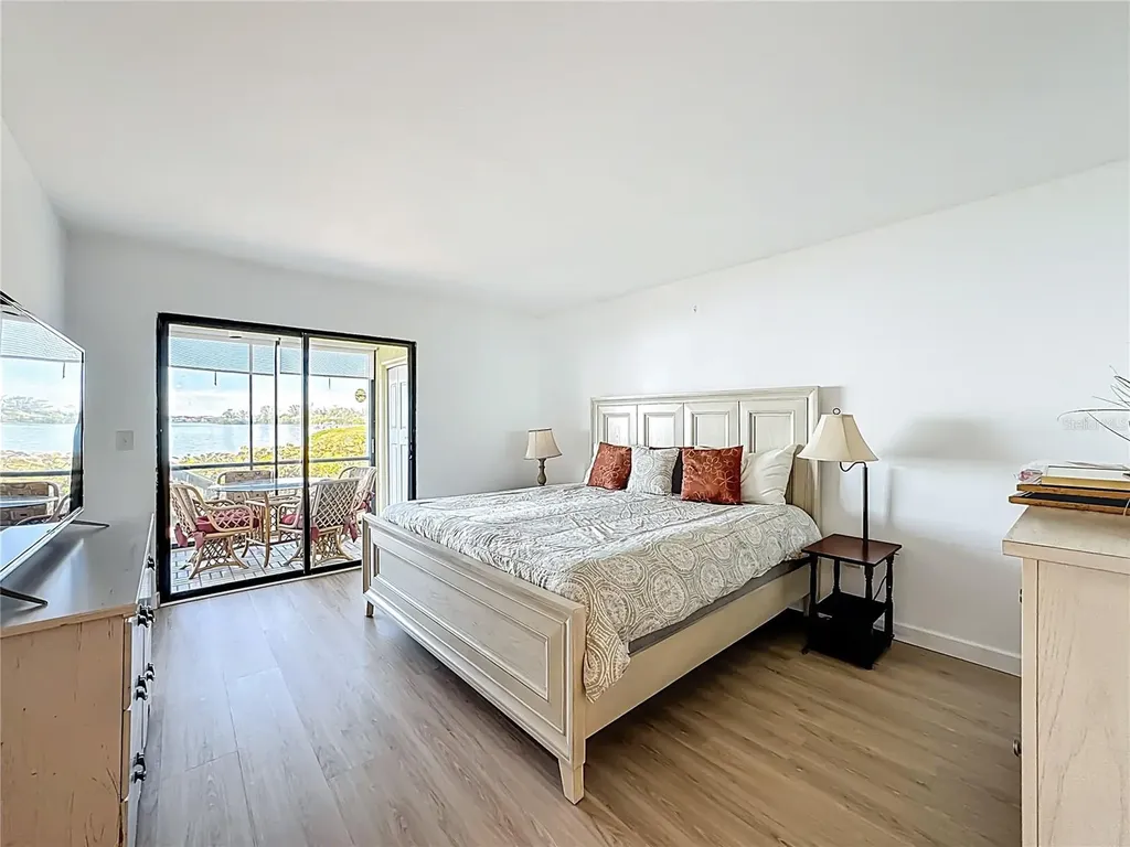 1511 Pelican Point Drive Sarasota FL 34231