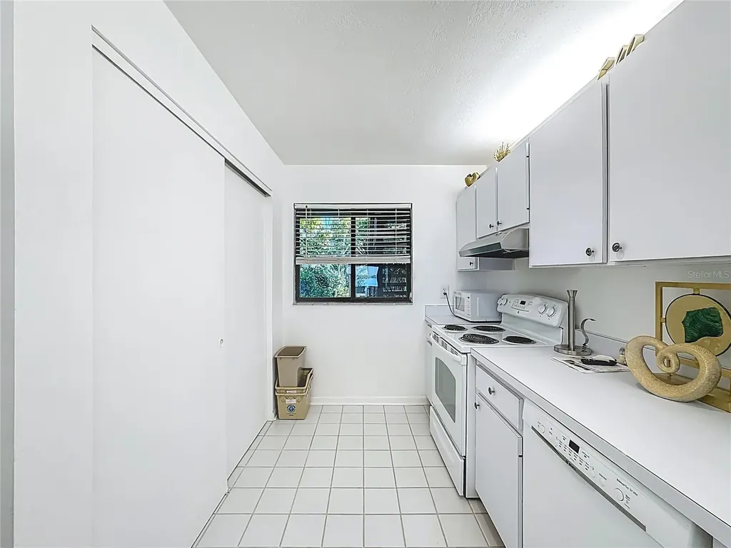 1511 Pelican Point Drive Sarasota FL 34231