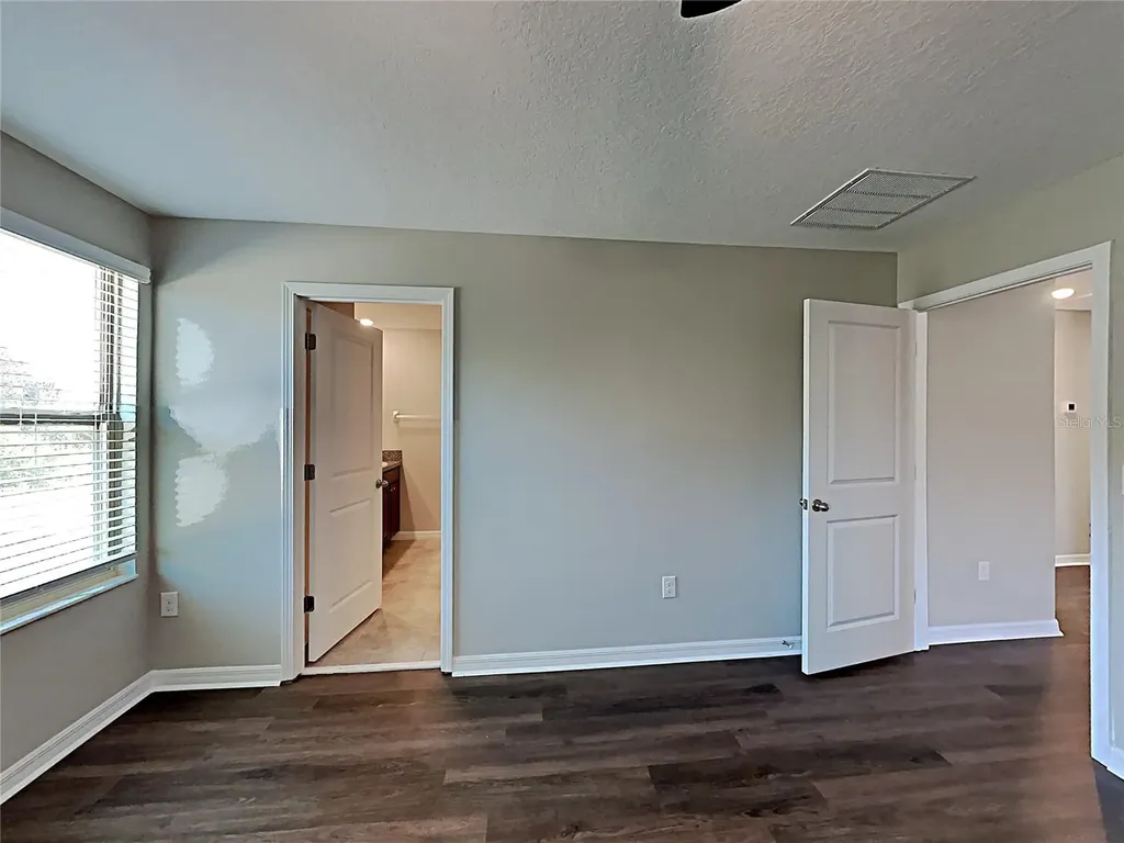5125 White Chicory Drive Ruskin FL 33570
