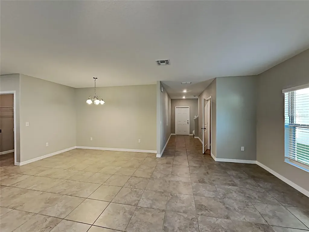 5125 White Chicory Drive Ruskin FL 33570