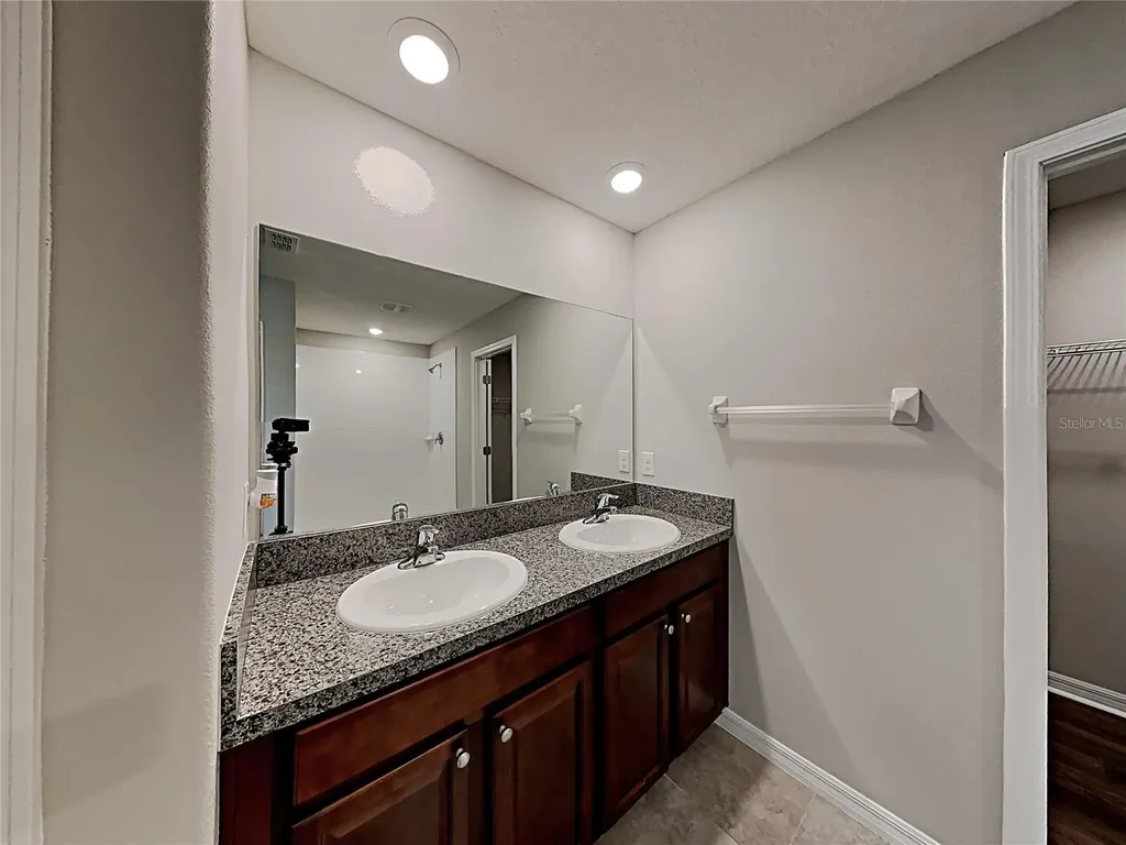 5125 White Chicory Drive Ruskin FL 33570