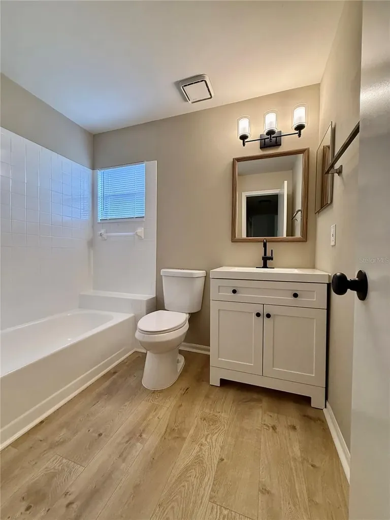 5335 Hyde Park Avenue Orlando FL 32808
