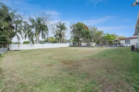 201 W Pierce Avenue Orlando FL 32809