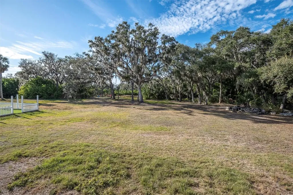 1605 Center Road Terra Ceia FL 34250