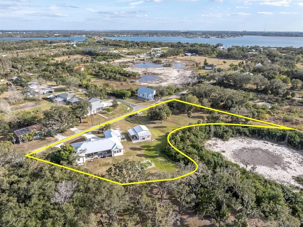 1605 Center Road Terra Ceia FL 34250