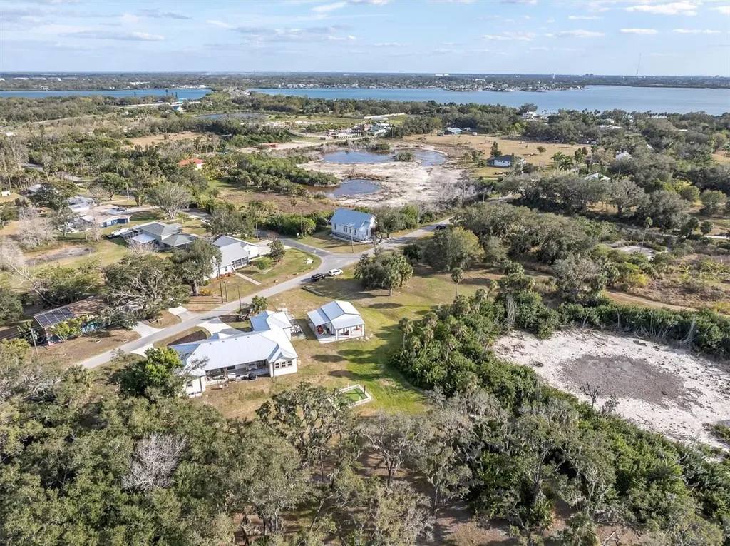 1605 Center Road Terra Ceia FL 34250
