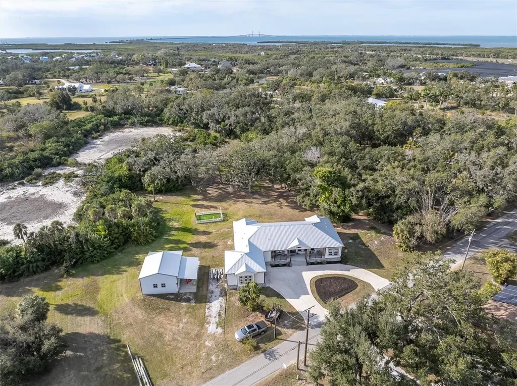 1605 Center Road Terra Ceia FL 34250