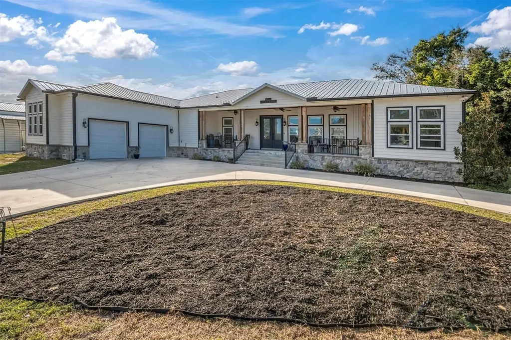 1605 Center Road Terra Ceia FL 34250