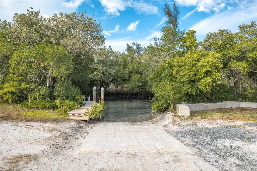 1605 Center Road Terra Ceia FL 34250