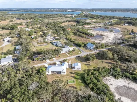 1605 Center Road Terra Ceia FL 34250