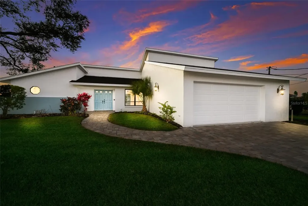 5424 America Drive Sarasota FL 34231