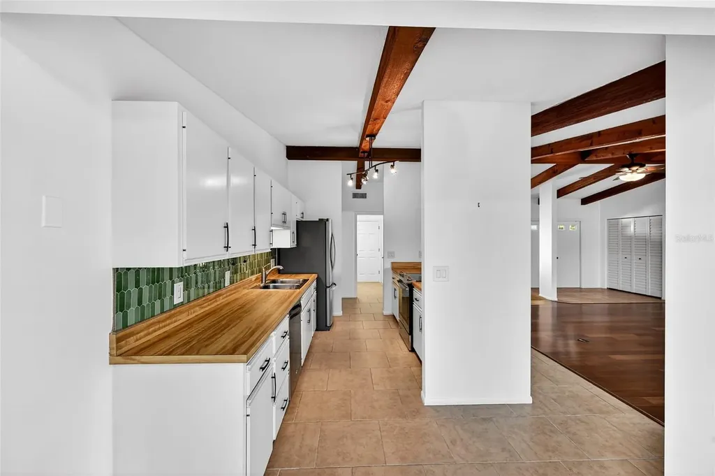 5424 America Drive Sarasota FL 34231