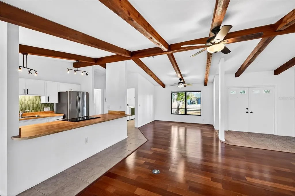 5424 America Drive Sarasota FL 34231