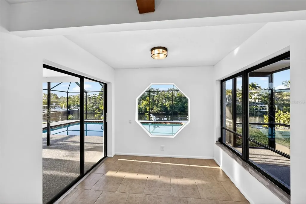 5424 America Drive Sarasota FL 34231