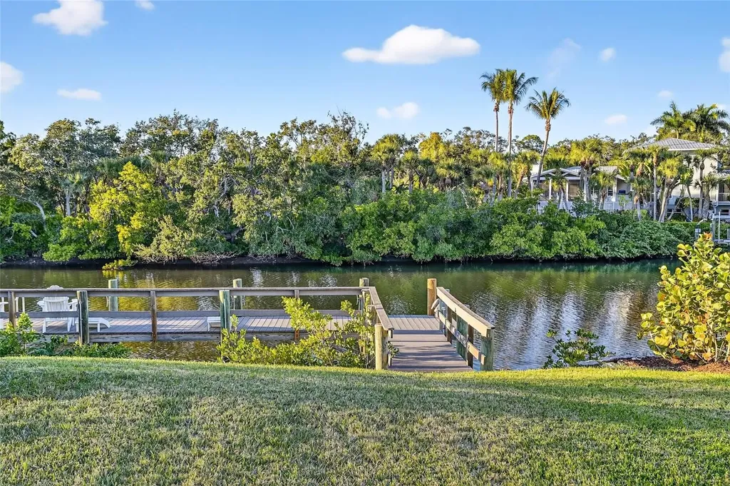 5424 America Drive Sarasota FL 34231