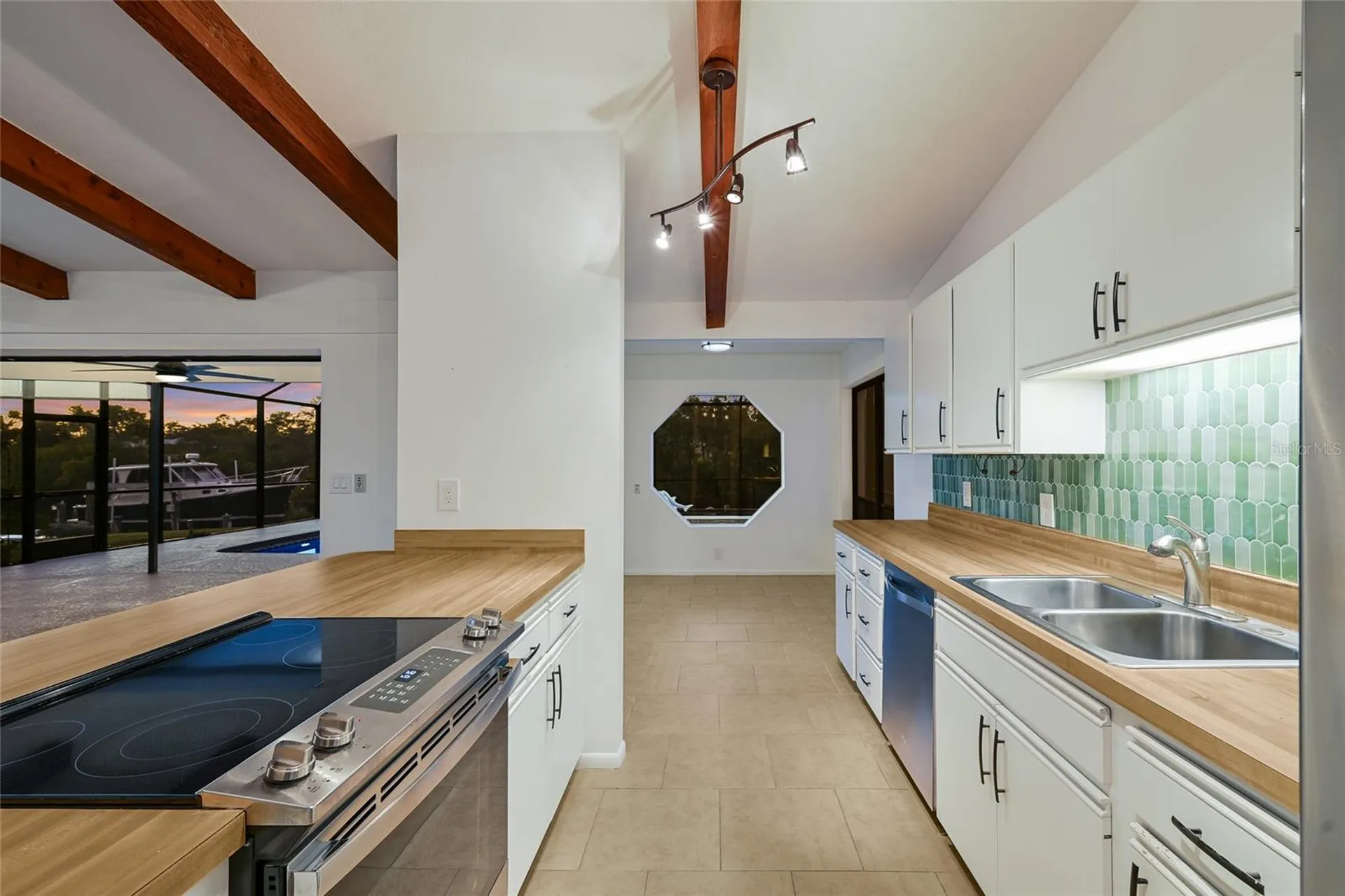 5424 America Drive Sarasota FL 34231