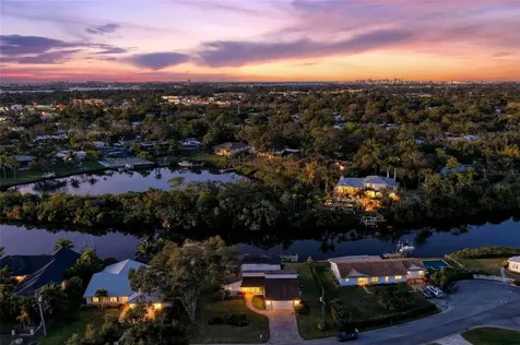 5424 America Drive Sarasota FL 34231