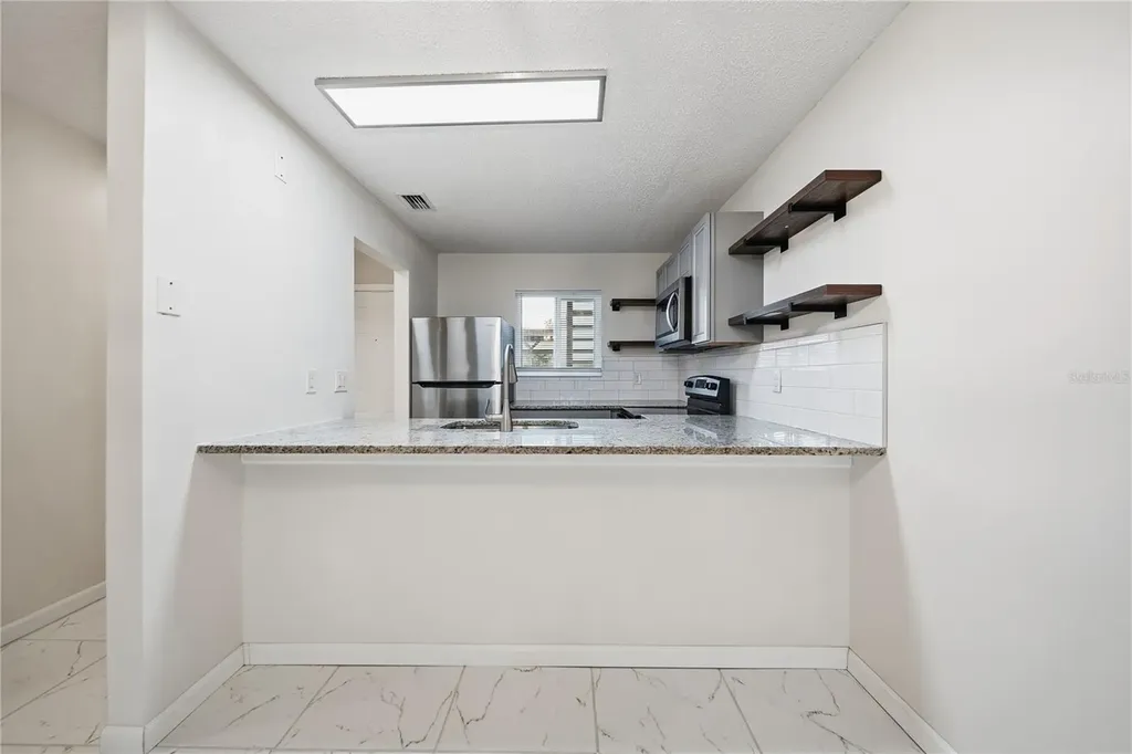 39132 County Road 54 Zephyrhills FL 33542