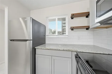 39132 County Road 54 Zephyrhills FL 33542