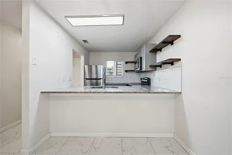 39132 County Road 54 Zephyrhills FL 33542
