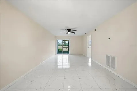 39132 County Road 54 Zephyrhills FL 33542