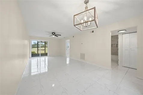 39132 County Road 54 Zephyrhills FL 33542