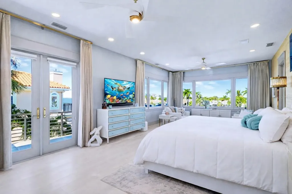 4635 Dolphin Cay Lane S St Petersburg FL 33711