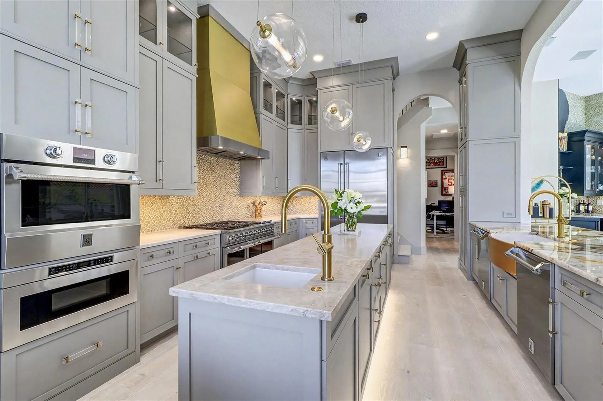 4635 Dolphin Cay Lane S St Petersburg FL 33711
