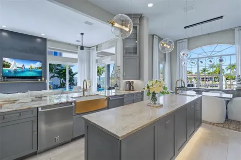4635 Dolphin Cay Lane S St Petersburg FL 33711