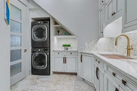 4635 Dolphin Cay Lane S St Petersburg FL 33711