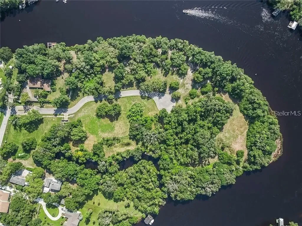 8353 Alafia Pointe Drive Riverview FL 33578